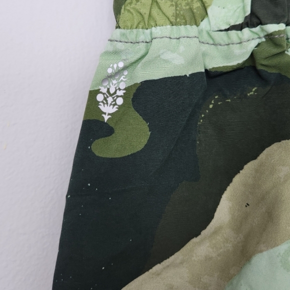 Free People Movement Stadium Camouflage Print Pants. Size L NWOT. R148 - Picture 8 of 12